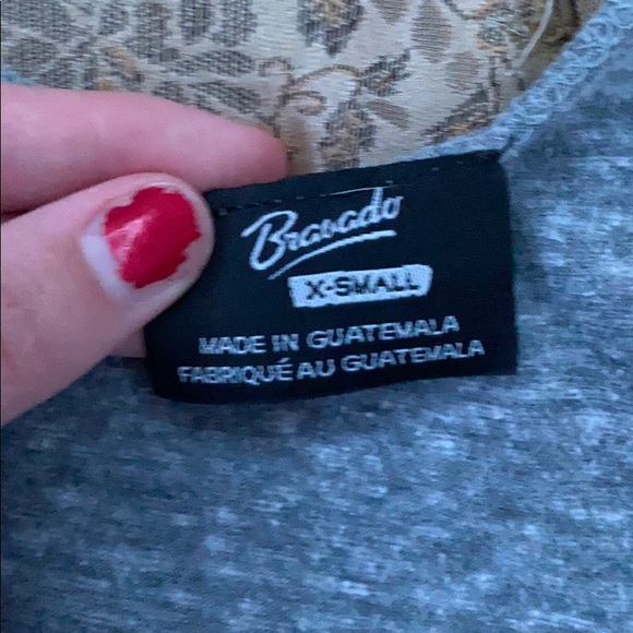 Too small - Picture 2 of 4